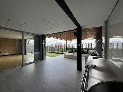 Casa de 4 alcobas en venta en Loma El Atravesado, Envigado, 331 m² · foto 4 de 20