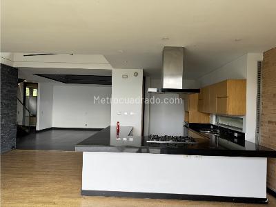 Casa de 4 alcobas en venta en Loma El Atravesado, Envigado, 331 m² · foto 9 de 20
