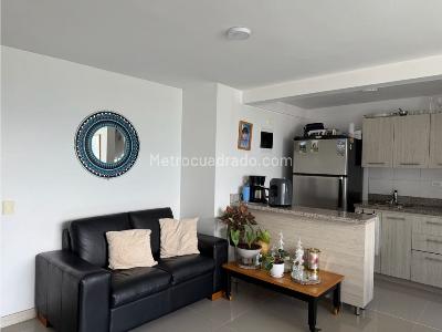 Apartamento de 3 alcobas en venta en Las Lomitas, Sabaneta, 66 m² · foto 3 de 12