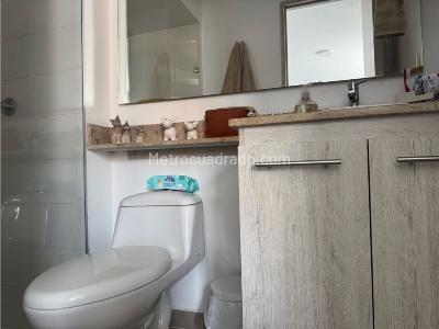 Apartamento de 3 alcobas en venta en Las Lomitas, Sabaneta, 66 m² · foto 8 de 12