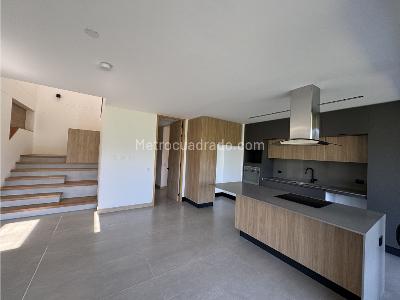 Casa de 3 alcobas en venta en Sajonia, Rionegro, 328 m² · foto 4 de 20