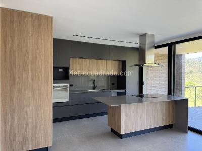 Casa de 3 alcobas en venta en Sajonia, Rionegro, 328 m² · foto 2 de 20