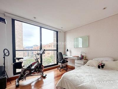 Apartamento de 3 alcobas en venta en El Virrey, Bogotá, 187 m² · foto 13 de 14