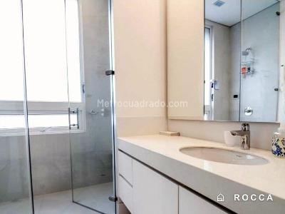 Apartamento de 4 alcobas en venta en El Refugio, Bogotá, 452 m² · foto 18 de 18