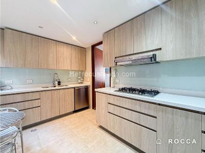 Apartamento en venta en El Refugio, Bogotá · foto 4 de 10
