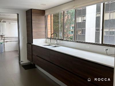 Apartamento de 3 alcobas en venta en El Refugio, Bogotá, 350 m² · foto 8 de 16