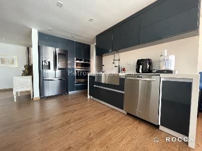 Apartamento de 2 alcobas en venta en Chico, Bogotá, 155 m² · foto 4 de 14