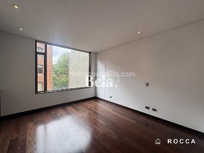 Apartamento de 4 alcobas en arriendo en La Cabrera, Bogotá, 380 m² · foto 13 de 17