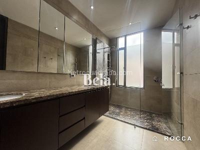 Apartamento de 4 alcobas en arriendo en La Cabrera, Bogotá, 380 m² · foto 16 de 17