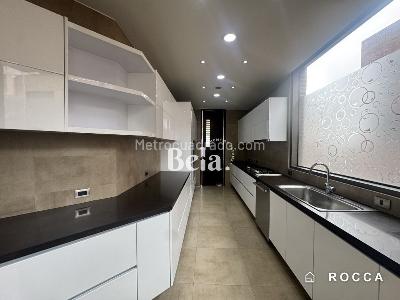Apartamento de 4 alcobas en arriendo en La Cabrera, Bogotá, 380 m² · foto 7 de 17