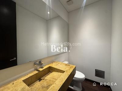 Apartamento de 4 alcobas en arriendo en La Cabrera, Bogotá, 380 m² · foto 8 de 17