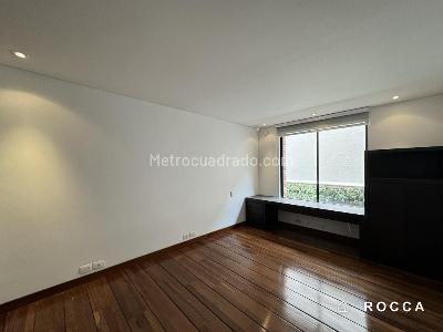 Apartamento de 4 alcobas en venta en Chico Oriental, Bogotá, 475 m² · foto 17 de 20