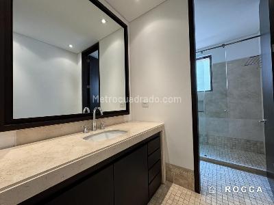 Apartamento de 4 alcobas en venta en Chico Oriental, Bogotá, 475 m² · foto 18 de 20