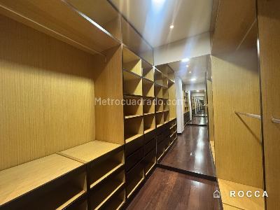 Apartamento de 4 alcobas en venta en La Cabrera, Bogotá, 380 m² · foto 3 de 5
