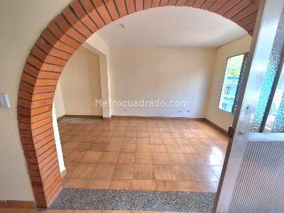 Casa de 3 alcobas en venta en Altavista, Medellín, 81 m² · foto 3 de 10