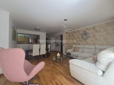 Apartamento en venta en Loma De Los Bernal, Medellín · foto 4 de 20