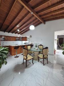 Casa de 5 alcobas en venta en Laureles, Medellín, 212 m² · foto 5 de 19