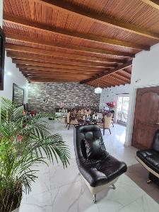 Casa de 5 alcobas en venta en Laureles, Medellín, 212 m² · foto 6 de 19
