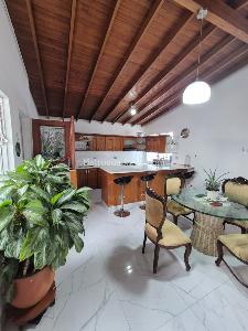 Casa de 5 alcobas en venta en Laureles, Medellín, 212 m² · foto 4 de 19