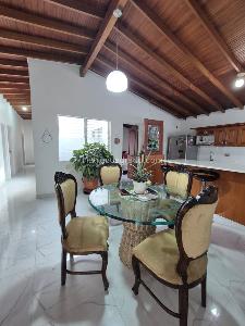 Casa de 5 alcobas en venta en Laureles, Medellín, 212 m² · foto 3 de 19