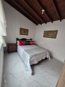 Casa de 5 alcobas en venta en Laureles, Medellín, 212 m² · foto 11 de 19