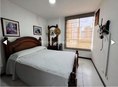 Apartamento en venta en Loma De Los Bernal, Medellín · foto 13 de 15