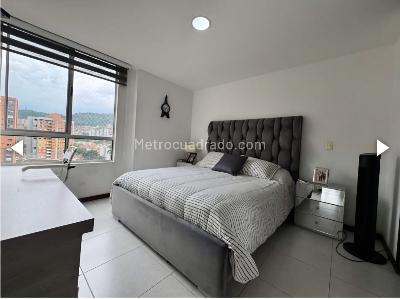 Apartamento en venta en Loma De Los Bernal, Medellín · foto 14 de 15