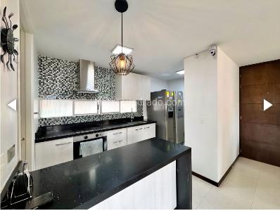 Apartamento en venta en Loma De Los Bernal, Medellín · foto 3 de 15