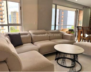 Apartamento en venta en Loma De Los Bernal, Medellín · foto 2 de 15