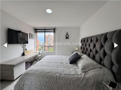 Apartamento en venta en Loma De Los Bernal, Medellín · foto 9 de 15