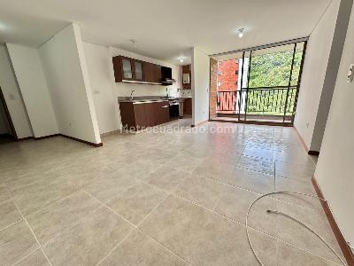 Apartamento en venta en Rodeo Alto, Medellín · foto 3 de 9