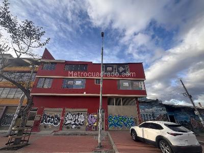 Casa de 4 alcobas en venta en Kennedy Catalina, Bogotá, 350 m² · foto 1 de 20