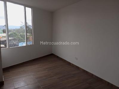 Casa de 4 alcobas en venta en Kennedy Catalina, Bogotá, 350 m² · foto 6 de 20