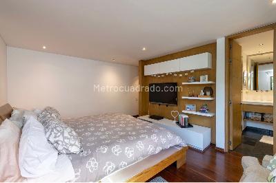 Apartamento de 4 alcobas en venta en Las Lomas 1, Medellín, 226 m² · foto 10 de 19