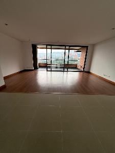 Apartamento de 3 alcobas en venta en La Visitacion, Medellín, 200 m² · foto 2 de 15