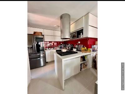 Apartamento en venta en Castropol, Medellín · foto 8 de 17