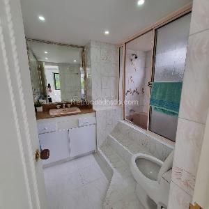 Apartamento de 4 alcobas en venta en El Tesoro, Medellín, 156 m² · foto 9 de 15