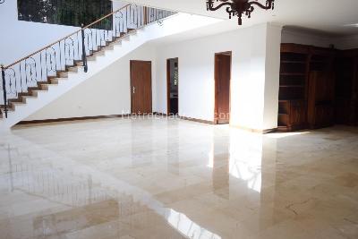 Casa de 3 alcobas en venta en Loma Cola Del Zorro, Medellín, 435 m² · foto 6 de 16