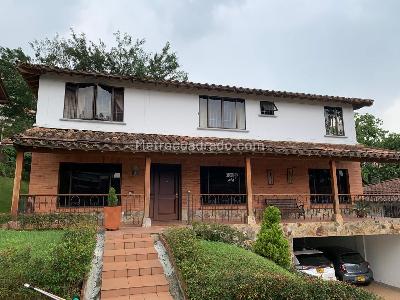 Casa de 3 alcobas en venta en Loma Cola Del Zorro, Medellín, 435 m² · foto 7 de 16