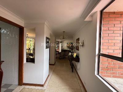 Apartamento de 3 alcobas en venta en El Tesoro, Medellín, 165 m² · foto 15 de 19