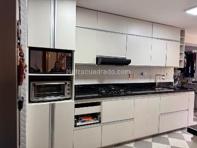 Apartamento de 3 alcobas en venta en El Tesoro, Medellín, 165 m² · foto 4 de 19