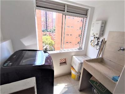 Apartamento de 3 alcobas en venta en Loma De Los Bernal, Medellín, 79 m² · foto 10 de 20