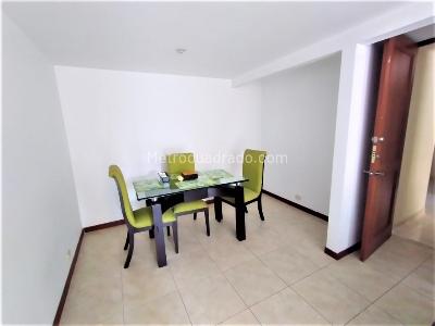 Apartamento de 3 alcobas en venta en Loma De Los Bernal, Medellín, 79 m² · foto 13 de 20