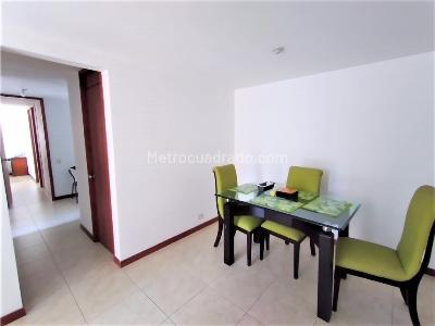 Apartamento de 3 alcobas en venta en Loma De Los Bernal, Medellín, 79 m² · foto 14 de 20