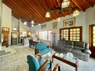Casa de 4 alcobas en venta en Envigado, Envigado, 194 m² · foto 11 de 20