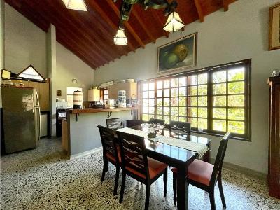 Casa de 4 alcobas en venta en Envigado, Envigado, 194 m² · foto 9 de 20