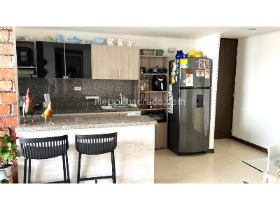 Apartamento de 3 alcobas en venta en Sabaneta, Sabaneta, 86 m² · foto 3 de 15