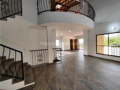 Casa de 5 alcobas en venta en Loma Del Escobero, Envigado, 350 m² · foto 14 de 20