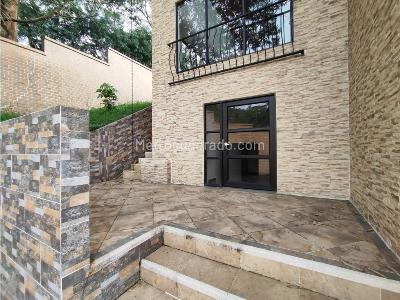Casa de 5 alcobas en venta en Loma Del Escobero, Envigado, 350 m² · foto 2 de 20