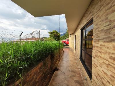 Casa de 5 alcobas en venta en Loma Del Escobero, Envigado, 350 m² · foto 5 de 20